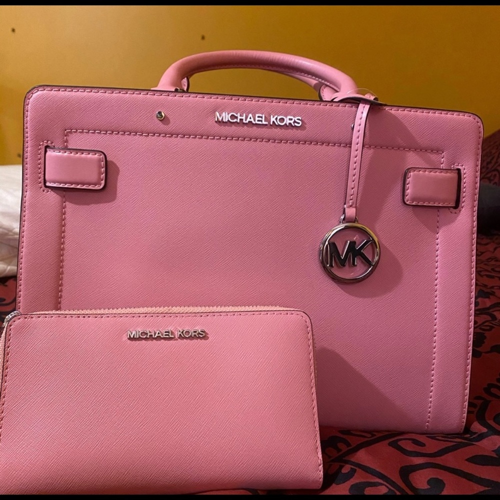 Brand new with tags Michael kors set